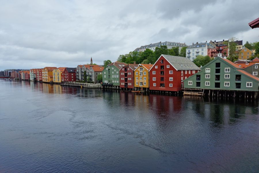 colorful-waterfront-houses-in-trondheim.jpg
